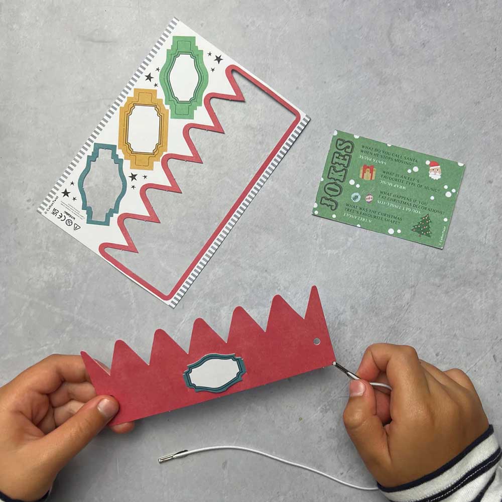Make Your Own 'Who Am I?' Christmas Cracker Crown Kit &Keep