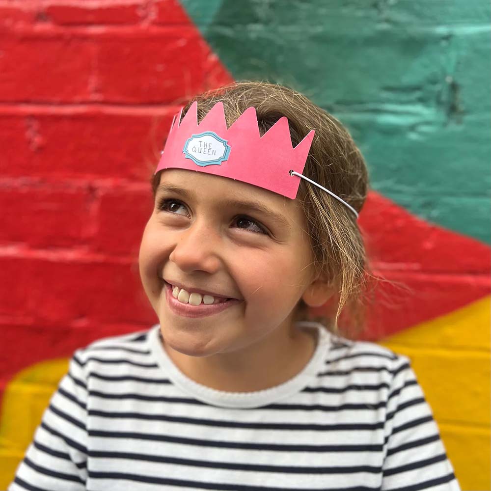 Make Your Own 'Who Am I?' Christmas Cracker Crown Kit &Keep