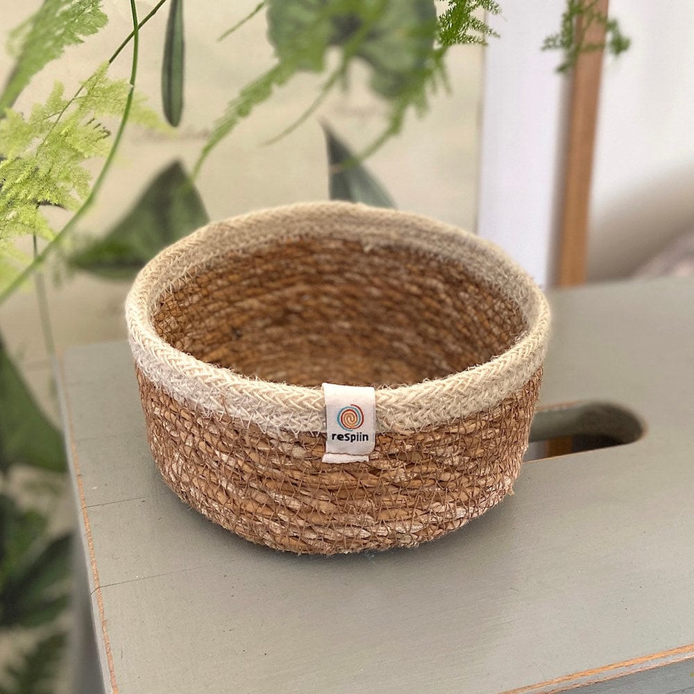 Respiin Shallow Seagrass & Jute Basket - Small Natural/White &Keep